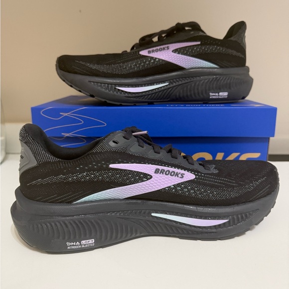 Brooks Ghost - Picture 1 of 8